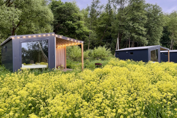 Домик с террасой 1 большая кровать — фото 1