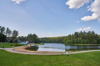 Вилла с террасой и видом на озеро — фото 2