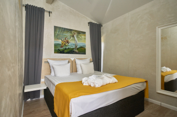 Вилла с террасой и видом на озеро — фото 5