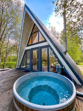 А у реки — фото