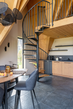 Дом №2. С большим диваном — фото 4