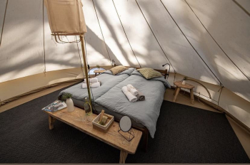 Палатка в лесу — фото 5