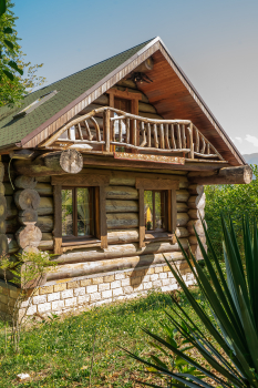 Двухэтажный дом из сруба — фото 12