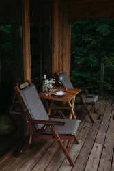 Шезлонги на общей территории — фото 1