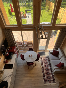 Бордовый дом — фото 6