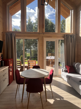 Бордовый дом — фото 4