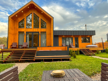 Большой дом с баней  (3 спальни) — фото 1