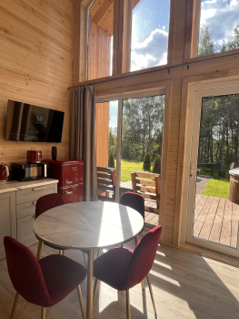 Бордовый дом — фото 13