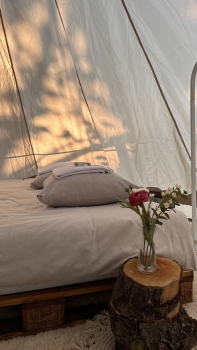 Уединённый шатёр с видом на озеро — фото 2