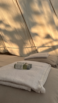 Уединённый шатёр с видом на озеро — фото 4