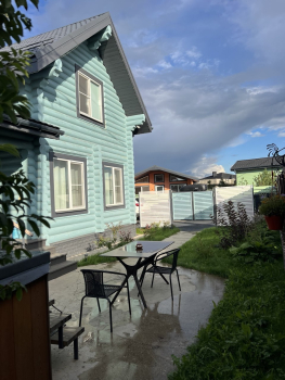 Дом из бревна “Синий” с сауной и купелью — фото 1