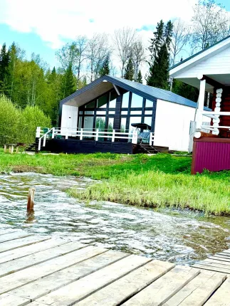 The River Lodge  — фото