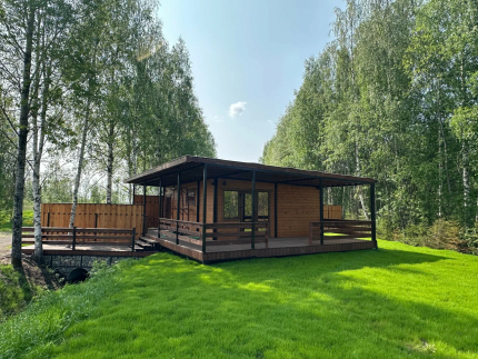 Бобровый берег-отдых на берегу Карельского озера — фото