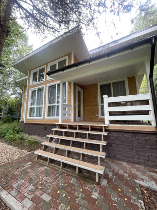 Дома на берегу Волги — фото