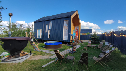 Дом  с чаном  у пруда  — фото