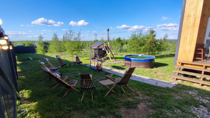 Дом  с чаном  у пруда  — фото