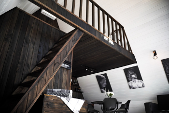 ЧЕРНОЕ БЕЛОЕ – Дом с теплой купелью — фото 5