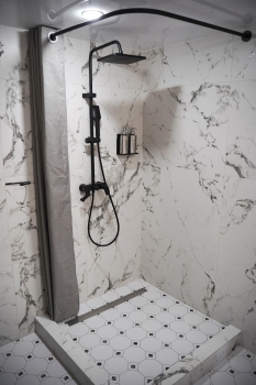 ЧЕРНОЕ БЕЛОЕ – Дом с теплой купелью — фото 8