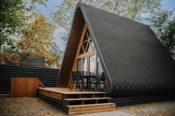 ЧЕРНОЕ БЕЛОЕ – Дом с теплой купелью — фото 11