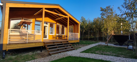 Дом с горячим чаном