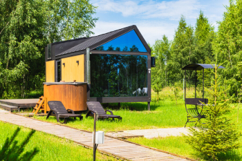 Фридом Барн с диваном и купелью — фото 2