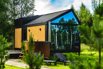 Фридом Барн с диваном и купелью — фото 1