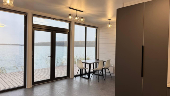 Дом на набережной с двумя односпальными кроватями  — фото 2