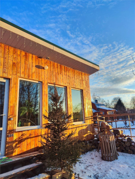 Домик с качелью — фото 1