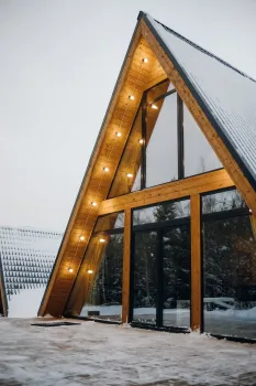 Треугольный дом для 2-10 персон — фото 3