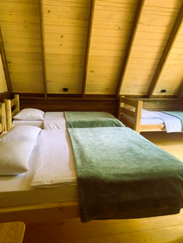 ДОМИКИ А-ФРЕЙМ ВМЕСТИМОСТЬЮ ДО 5 ЧЕЛОВЕК — фото 8