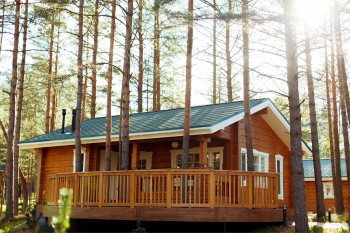 Уютный одноэтажный коттедж 1 спальная комната 58 кв.м. — фото 1