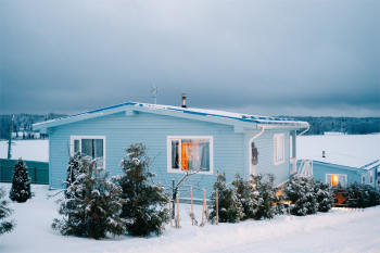 Большой дом с камином и кухней — фото 2
