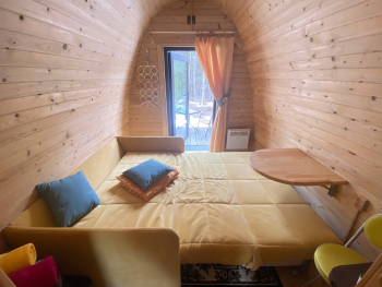 Арочный домик на краю леса без душа — фото 9