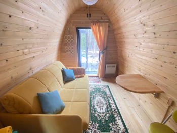 Арочный домик на краю леса без душа — фото 10