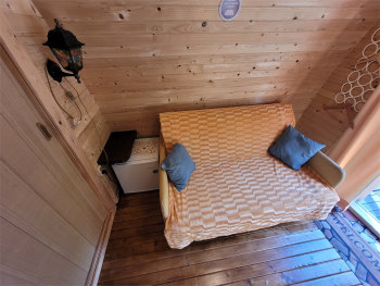 Арочный домик на краю леса без душа — фото 12