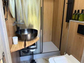 Дом на воде с бочкой фурако — фото 4