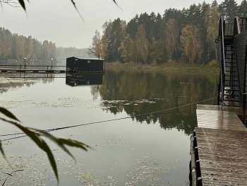 Дом на воде с бочкой фурако — фото 9