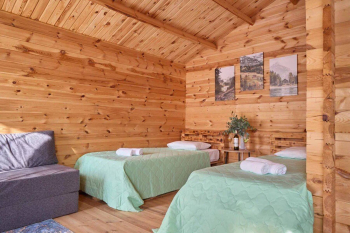 Деревянный эко-дом на 4 человека с двумя раздельными или одной двуспальной кроватью — фото 2