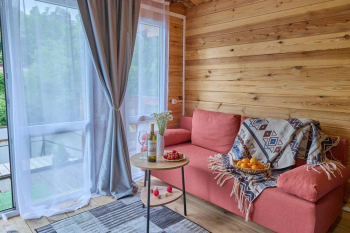 Деревянный эко-дом на 4 человека с двумя раздельными или одной двуспальной кроватью — фото 5