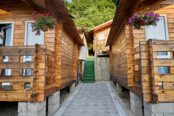 Деревянный эко-дом на 4 человека с двумя раздельными или одной двуспальной кроватью — фото 11