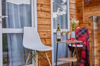 Деревянный эко-дом на 4 человека с двумя раздельными или одной двуспальной кроватью — фото 12