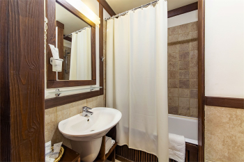 Стандартный двухместный  (с двуспальной кроватью) — фото 7