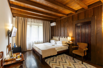 Стандартный трехместный номер  ( с двуспальной и односпальной кроватями) — фото 3