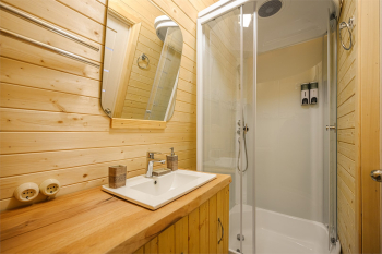 Панорамный эко-дом с горячей купелью — фото 12