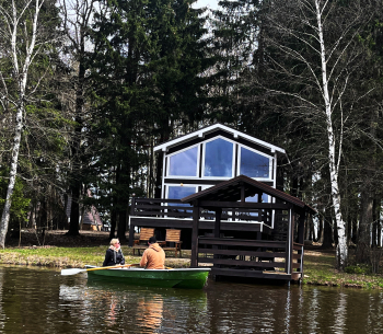 Дом у воды 2 этажный — фото 1