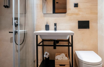 Модульный дом с одной двуспальной кроватью — фото 4