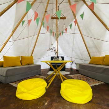 Домик в лесу с панорамным окном — фото 2