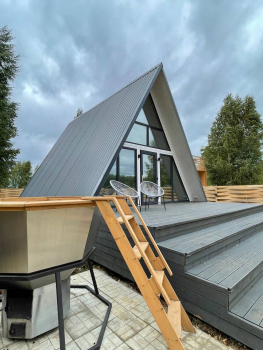 Треугольный дом с видом на реку Клязму — фото 1