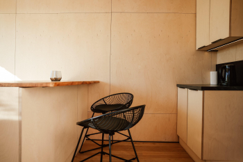 Малый Хитте с террасой и панорамным окном | красивый вид на зеленую территорию — фото 5