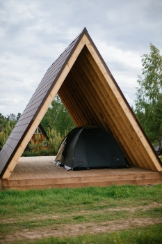 ПОДИУМ-ШАЛАШ С ПАЛАТКОЙ — фото 1